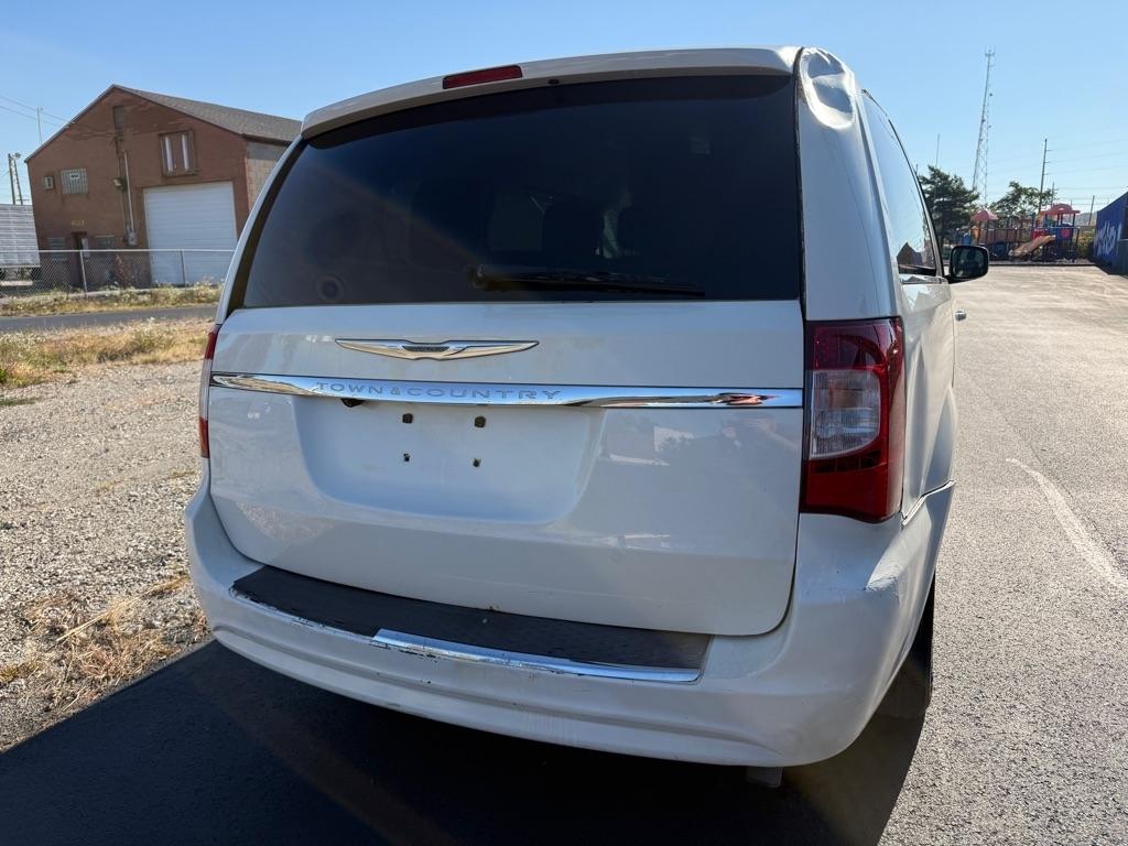 Chrysler Town & Country Touring 2013