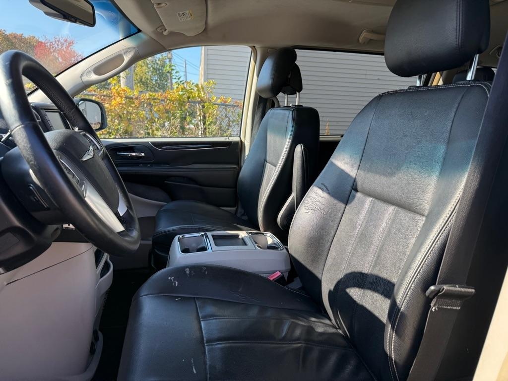 Chrysler Town & Country Touring 2013