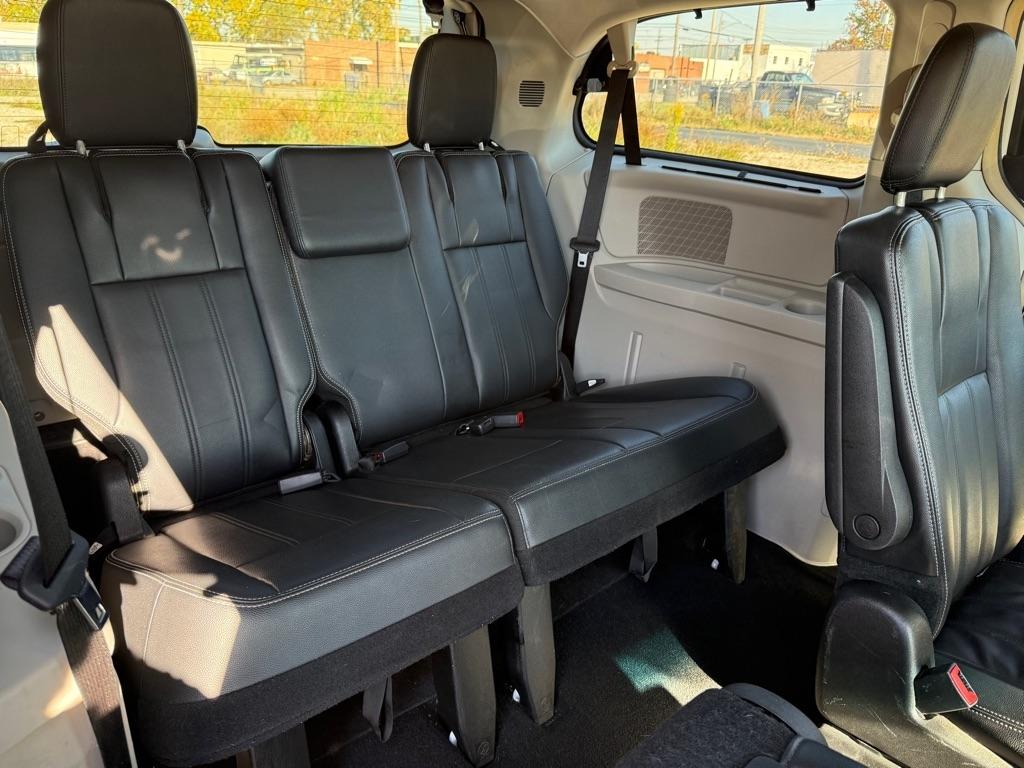 Chrysler Town & Country Touring 2013