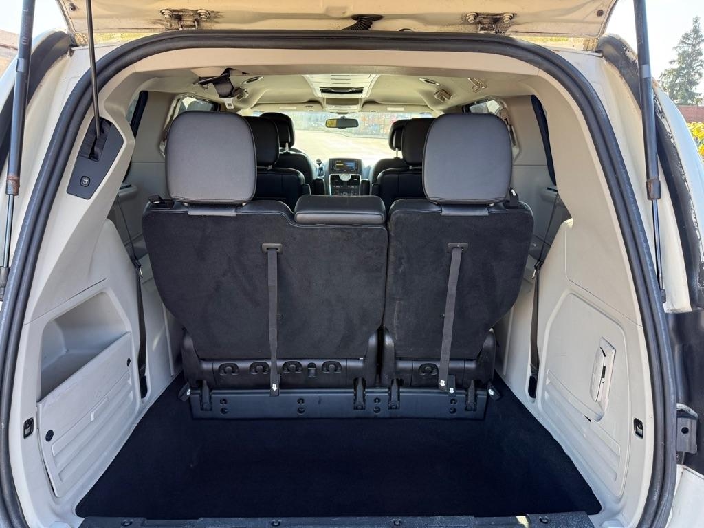 Chrysler Town & Country Touring 2013