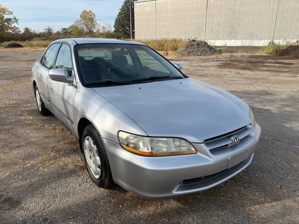 Honda Accord LX sedan 1999
