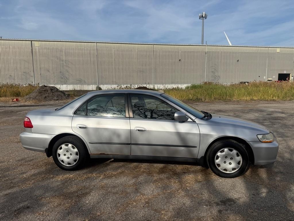 Honda Accord LX sedan 1999