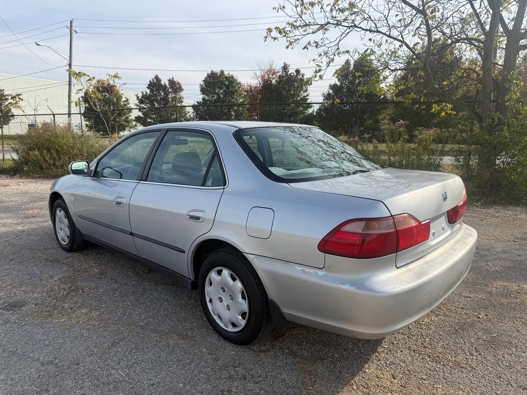 Honda Accord LX sedan 1999