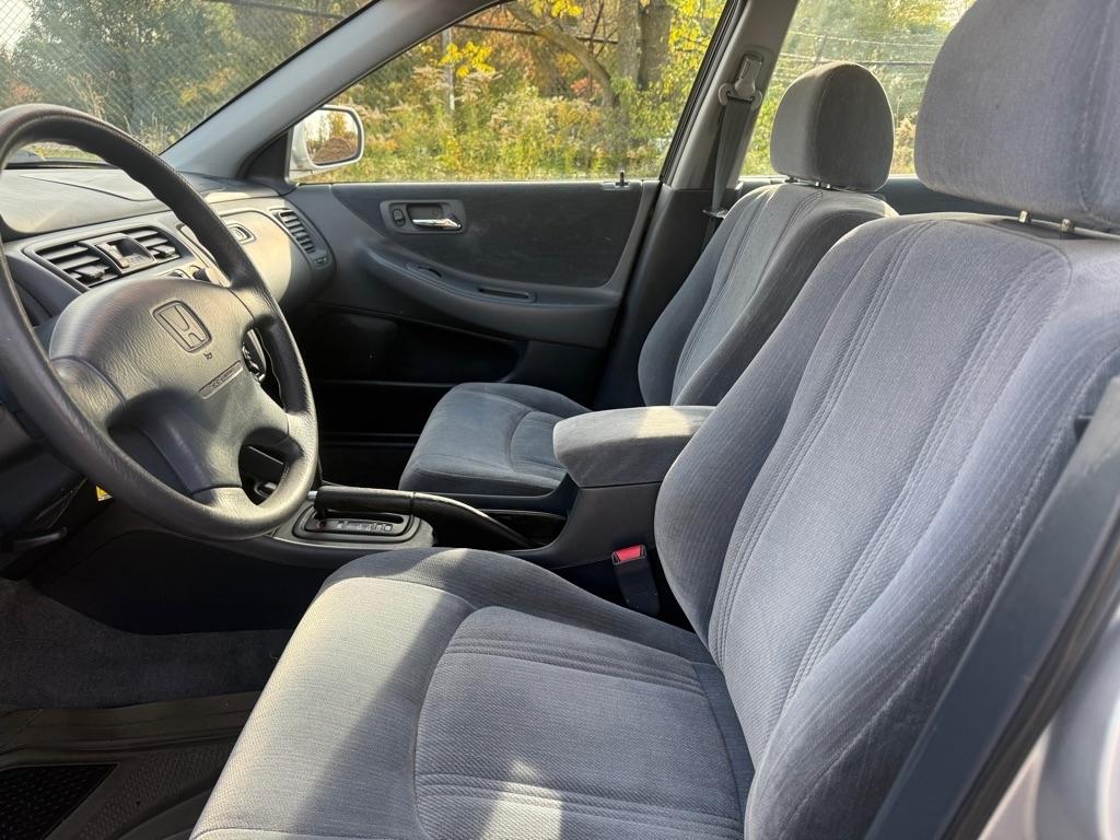 Honda Accord LX sedan 1999