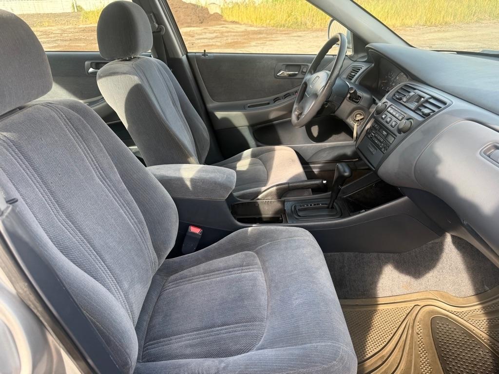 Honda Accord LX sedan 1999