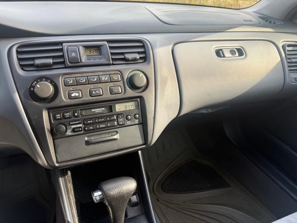 Honda Accord LX sedan 1999