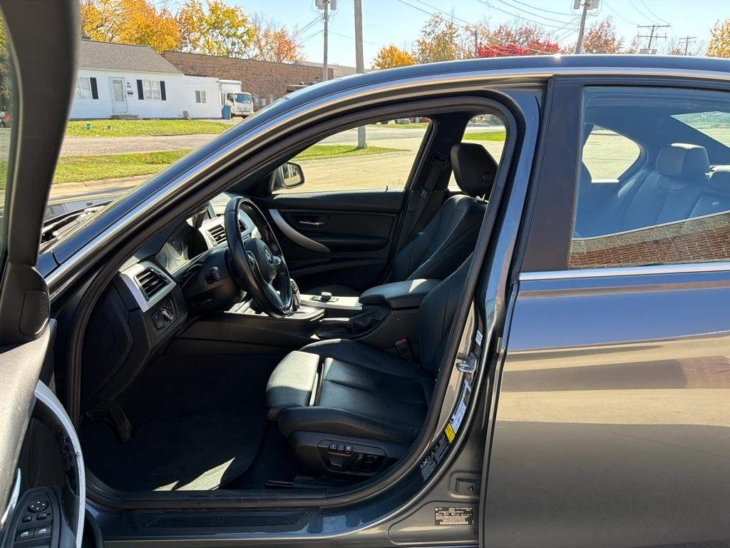 BMW 3-Series 320i xDrive 2015