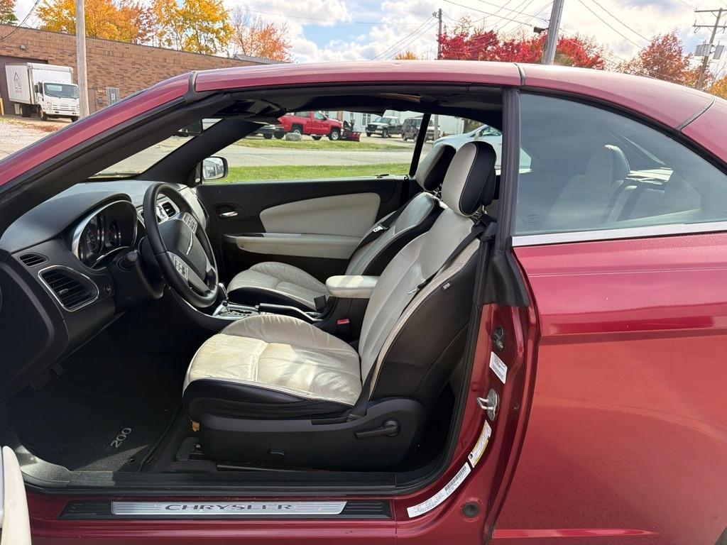 Chrysler 200 Limited Convertible 2012