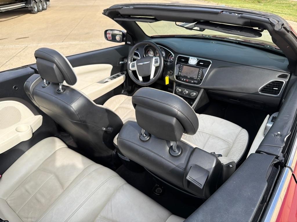Chrysler 200 Limited Convertible 2012