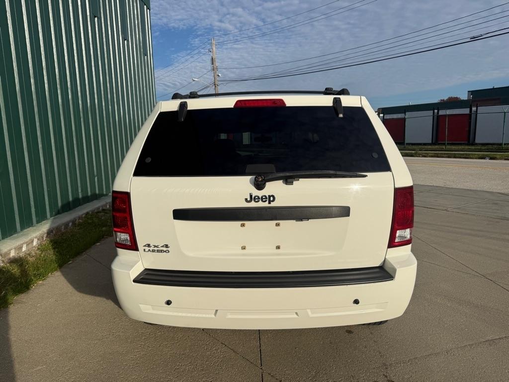 Jeep Grand Cherokee Laredo 4WD 2009