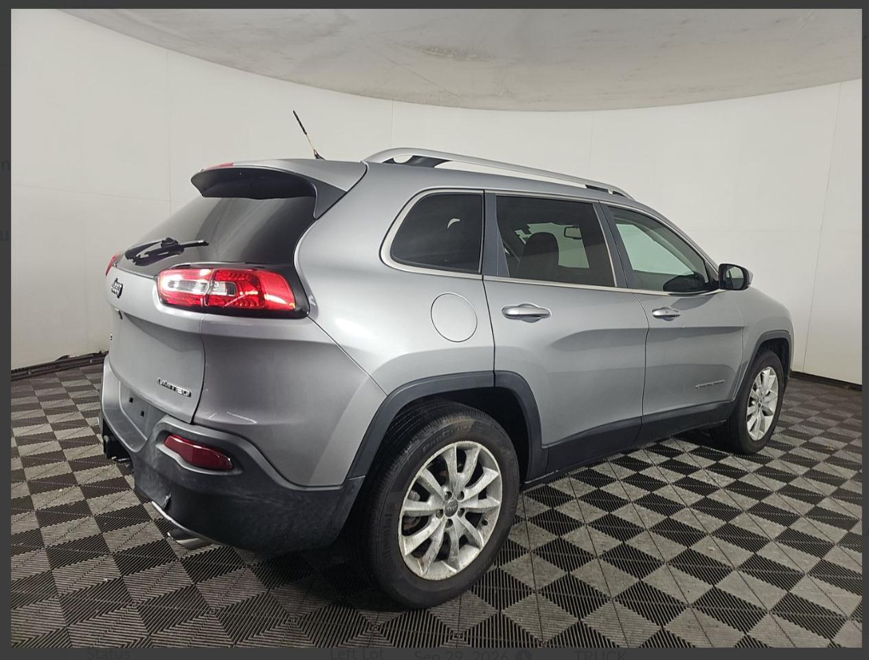 Jeep Cherokee photo 4