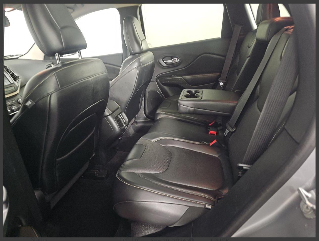 Jeep Cherokee photo 9