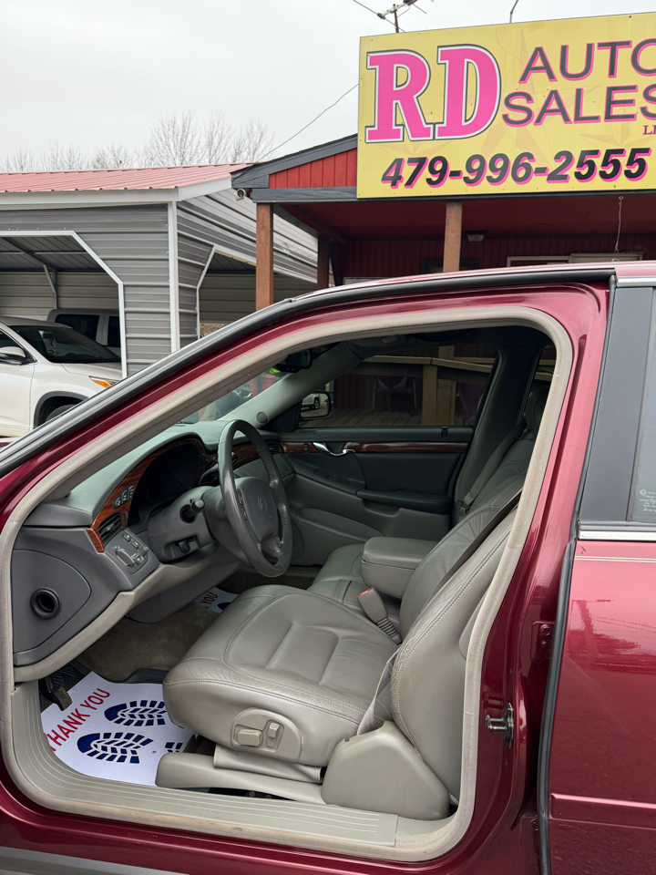 Cadillac DeVille Base 2000