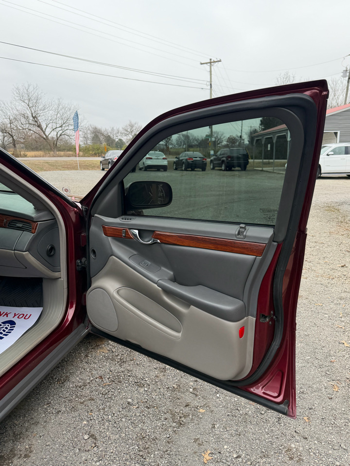 Cadillac DeVille Base 2000