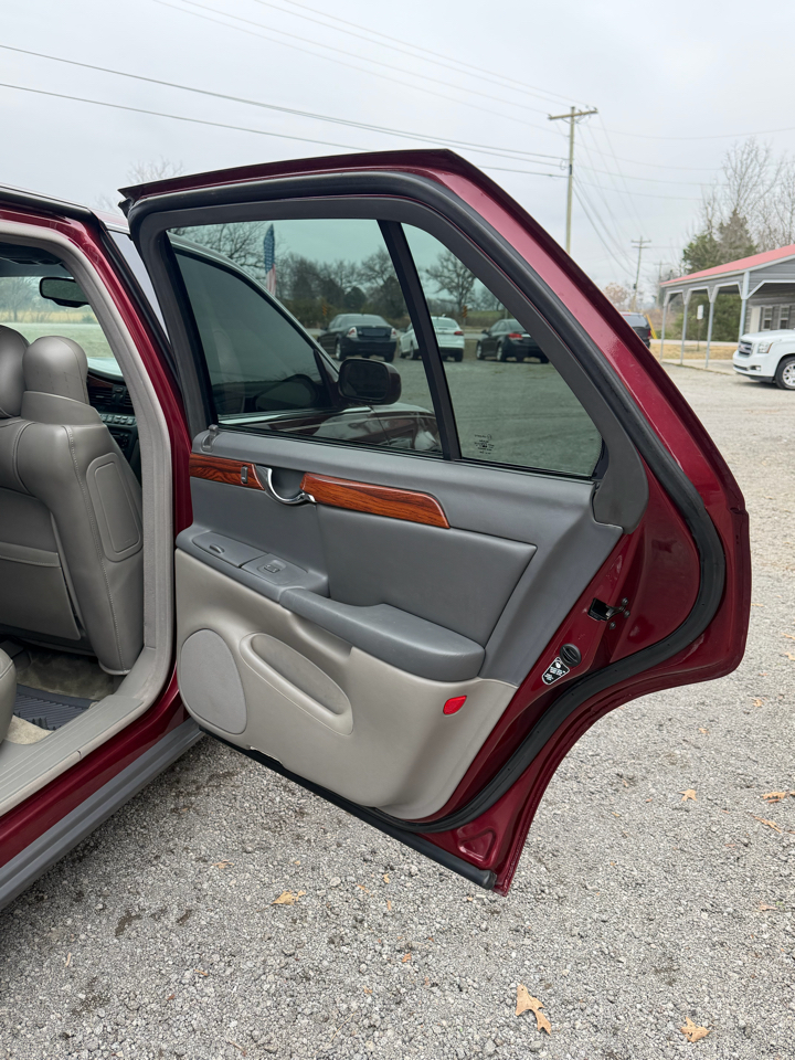 Cadillac DeVille Base 2000