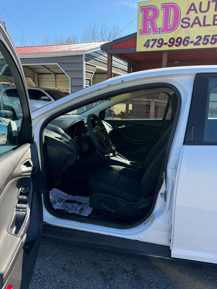 Ford Focus SE Sedan 2017