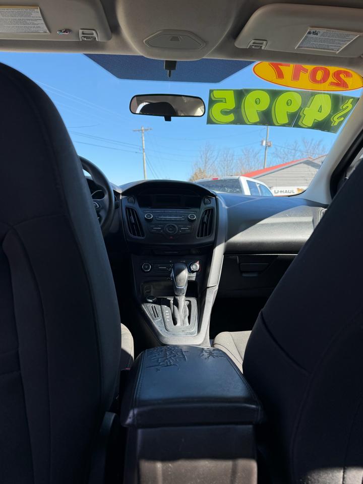 Ford Focus SE Sedan 2017