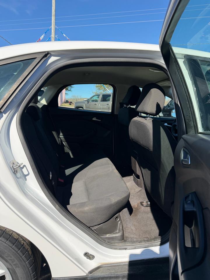 Ford Focus SE Sedan 2017