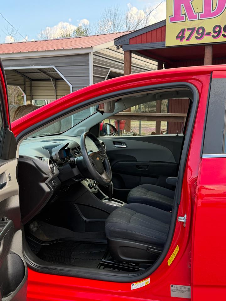Chevrolet Sonic LT Auto 5-Door 2015