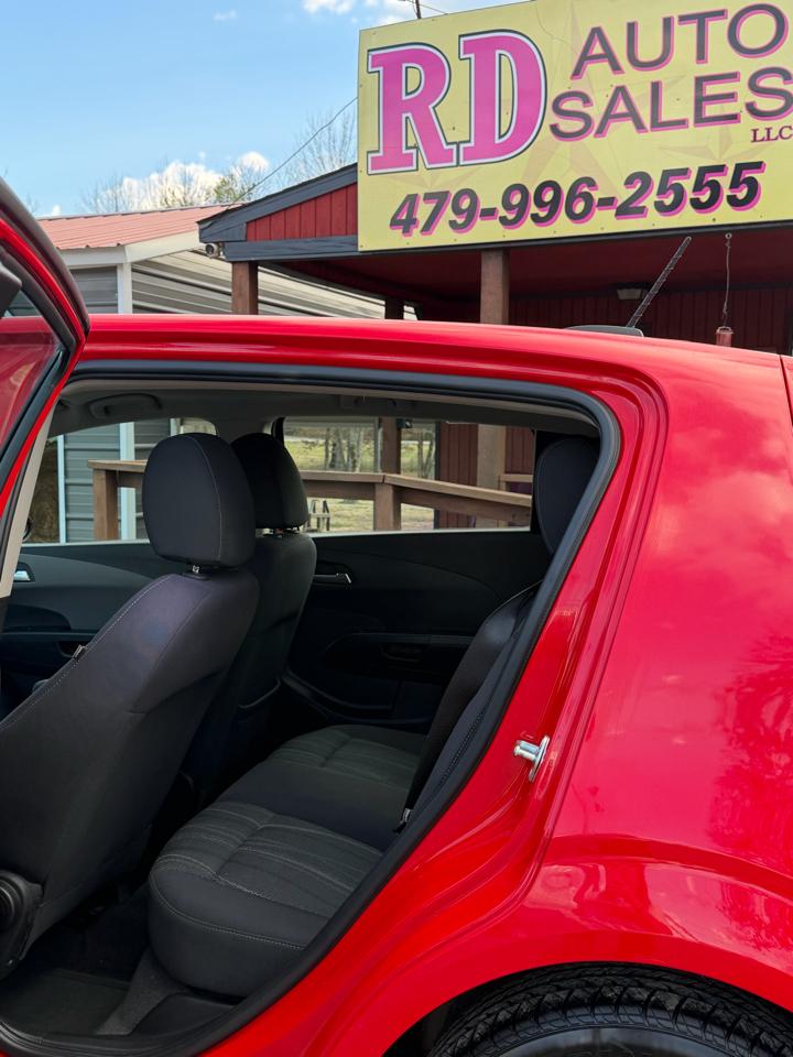 Chevrolet Sonic LT Auto 5-Door 2015