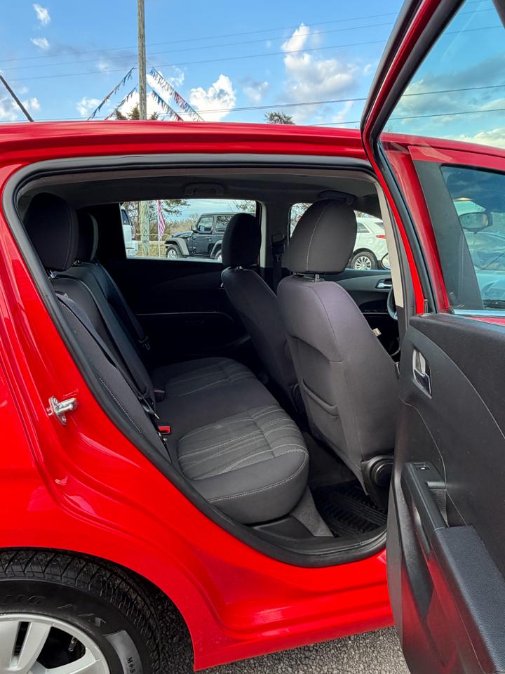 Chevrolet Sonic LT Auto 5-Door 2015