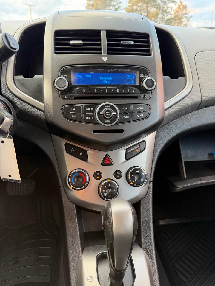 Chevrolet Sonic LT Auto 5-Door 2015