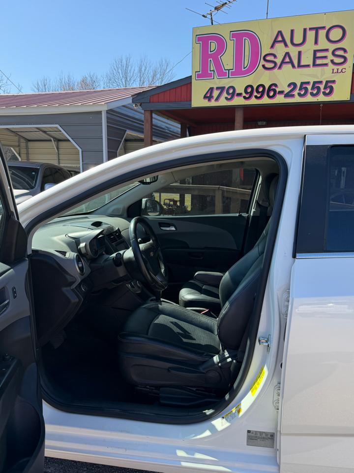 Chevrolet Sonic LTZ Auto 5-Door 2016