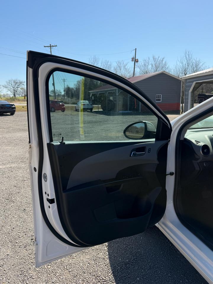 Chevrolet Sonic LTZ Auto 5-Door 2016