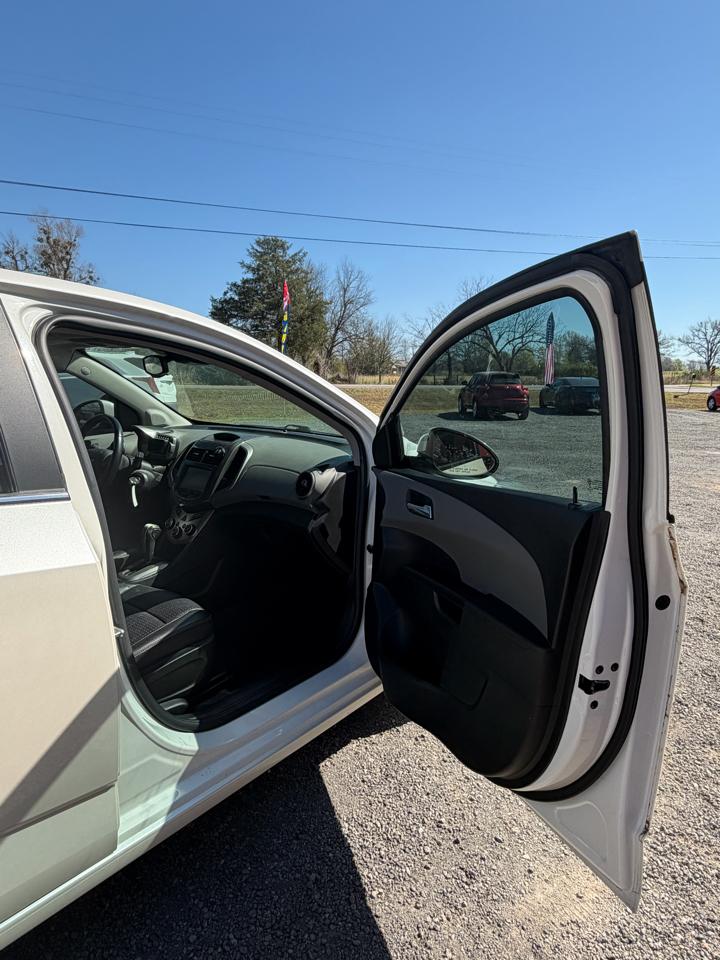 Chevrolet Sonic LTZ Auto 5-Door 2016