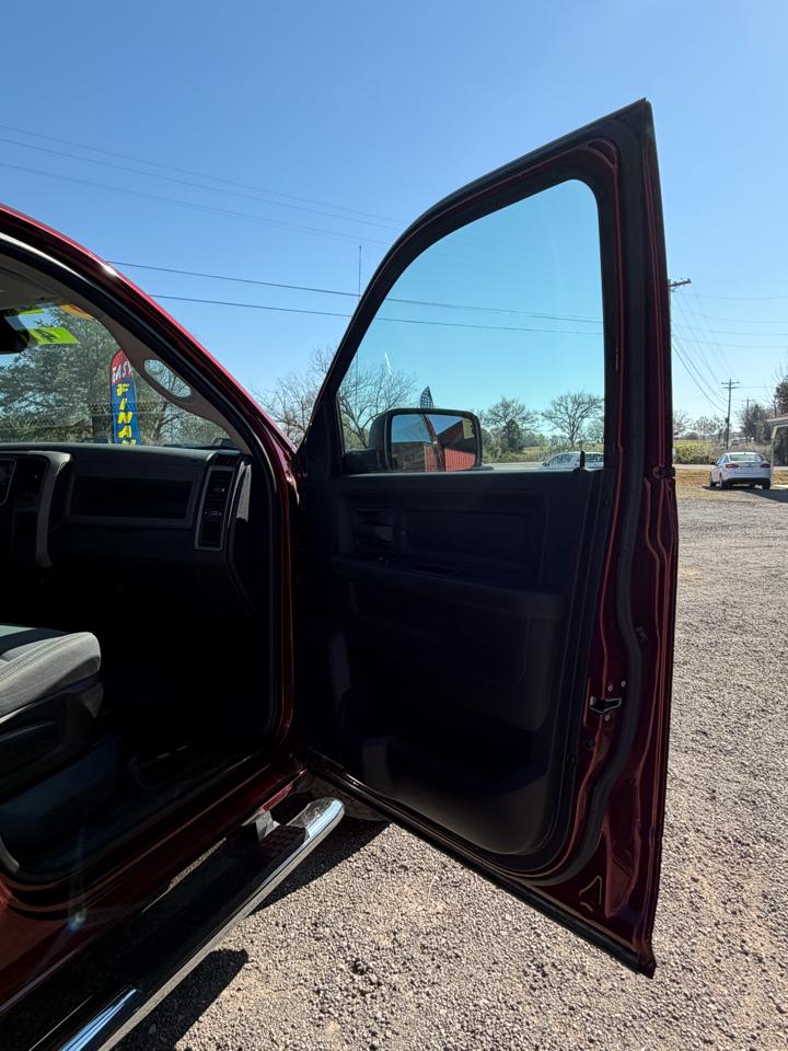 RAM 1500 Tradesman Crew Cab 4WD 2016