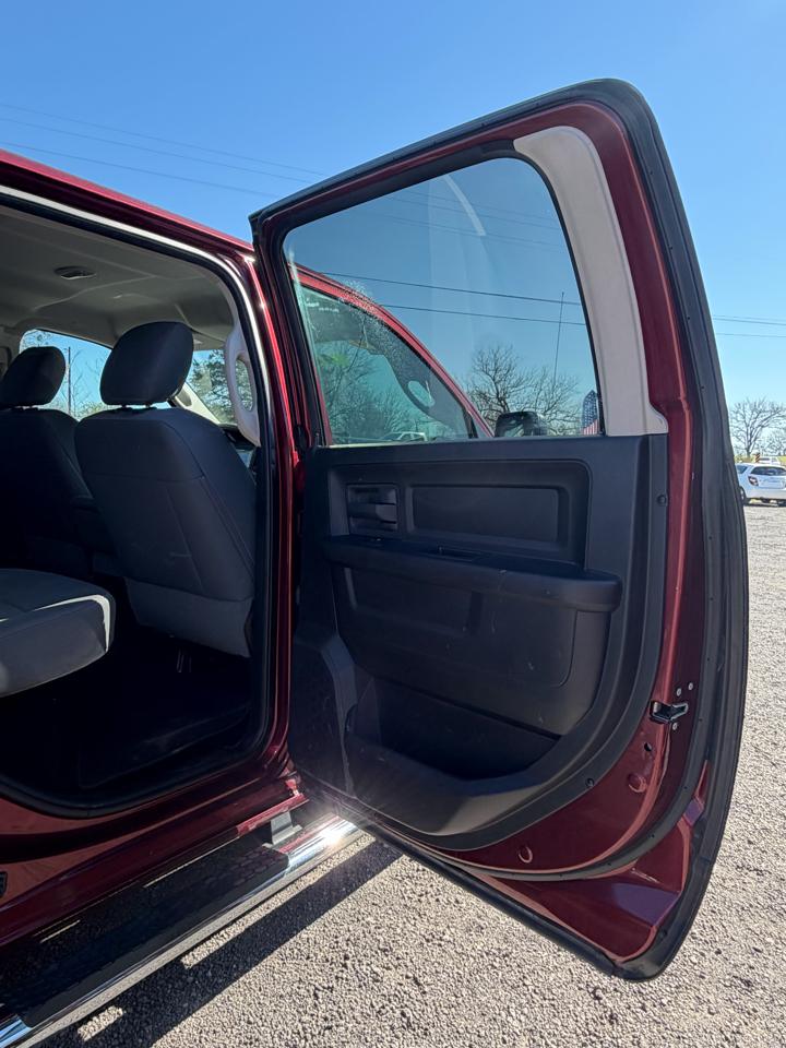 RAM 1500 Tradesman Crew Cab 4WD 2016