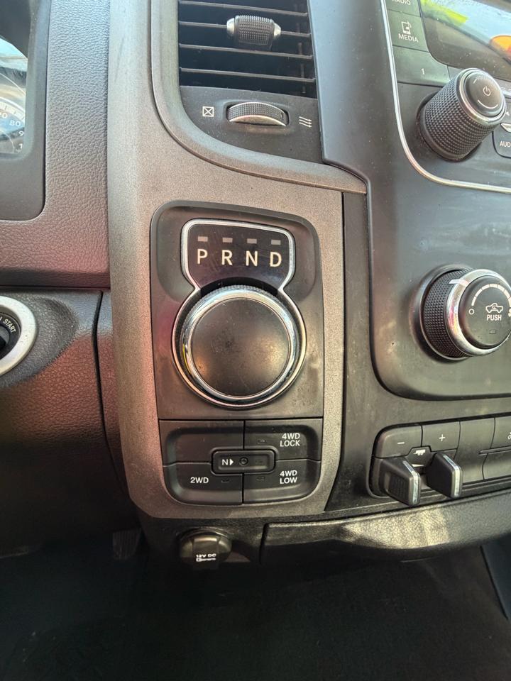 RAM 1500 Tradesman Crew Cab 4WD 2016