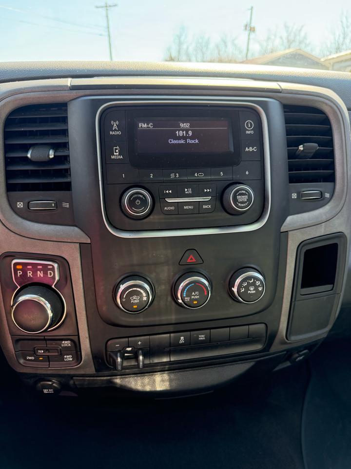 RAM 1500 Tradesman Crew Cab 4WD 2016