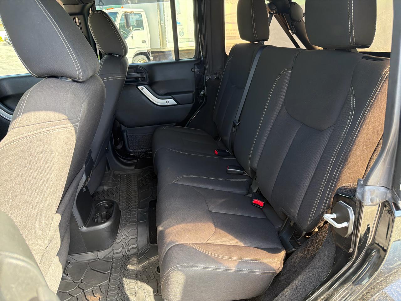 Jeep Wrangler Unlimited Sahara 4WD 2016