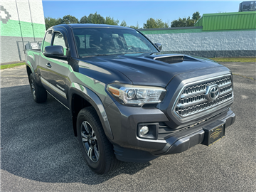2017 Toyota Tacoma 4WD Access Cab V6 AT TRD Sport (Natl)
