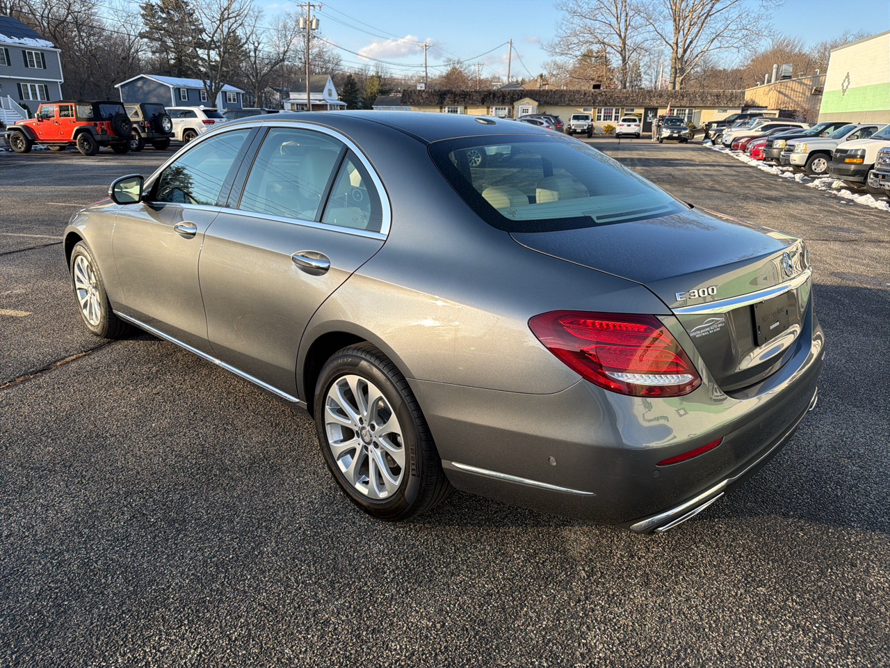 Mercedes-Benz E-Class E300 Luxury 4MATIC Sedan 2017