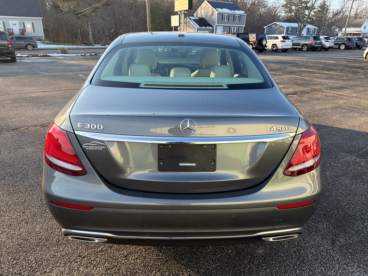 Mercedes-Benz E-Class E300 Luxury 4MATIC Sedan 2017