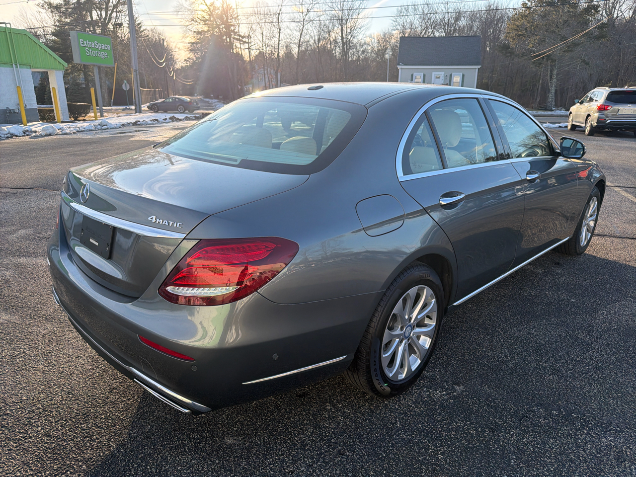 Mercedes-Benz E-Class E300 Luxury 4MATIC Sedan 2017
