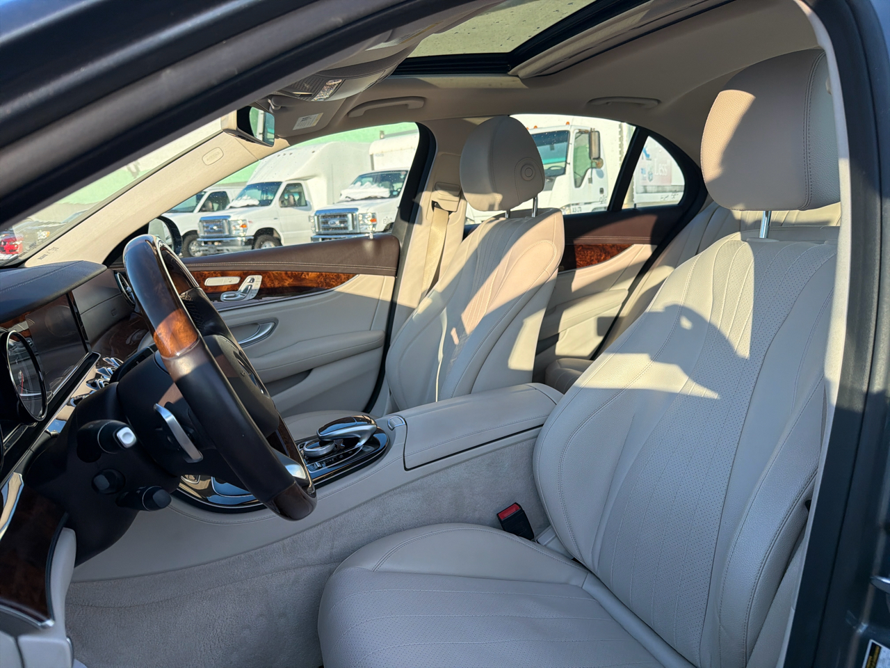 Mercedes-Benz E-Class E300 Luxury 4MATIC Sedan 2017