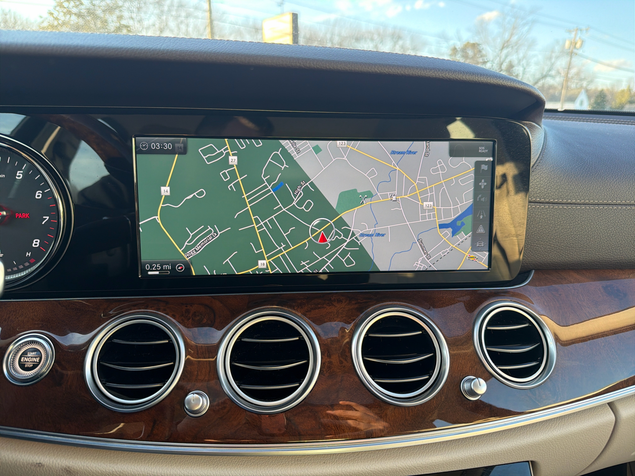 Mercedes-Benz E-Class E300 Luxury 4MATIC Sedan 2017