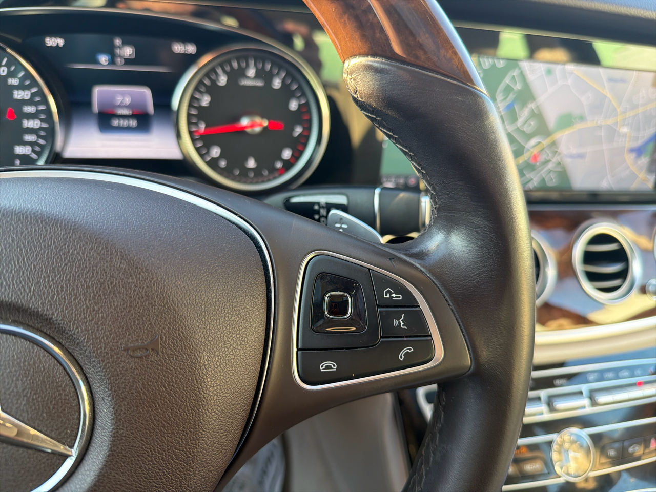 Mercedes-Benz E-Class E300 Luxury 4MATIC Sedan 2017