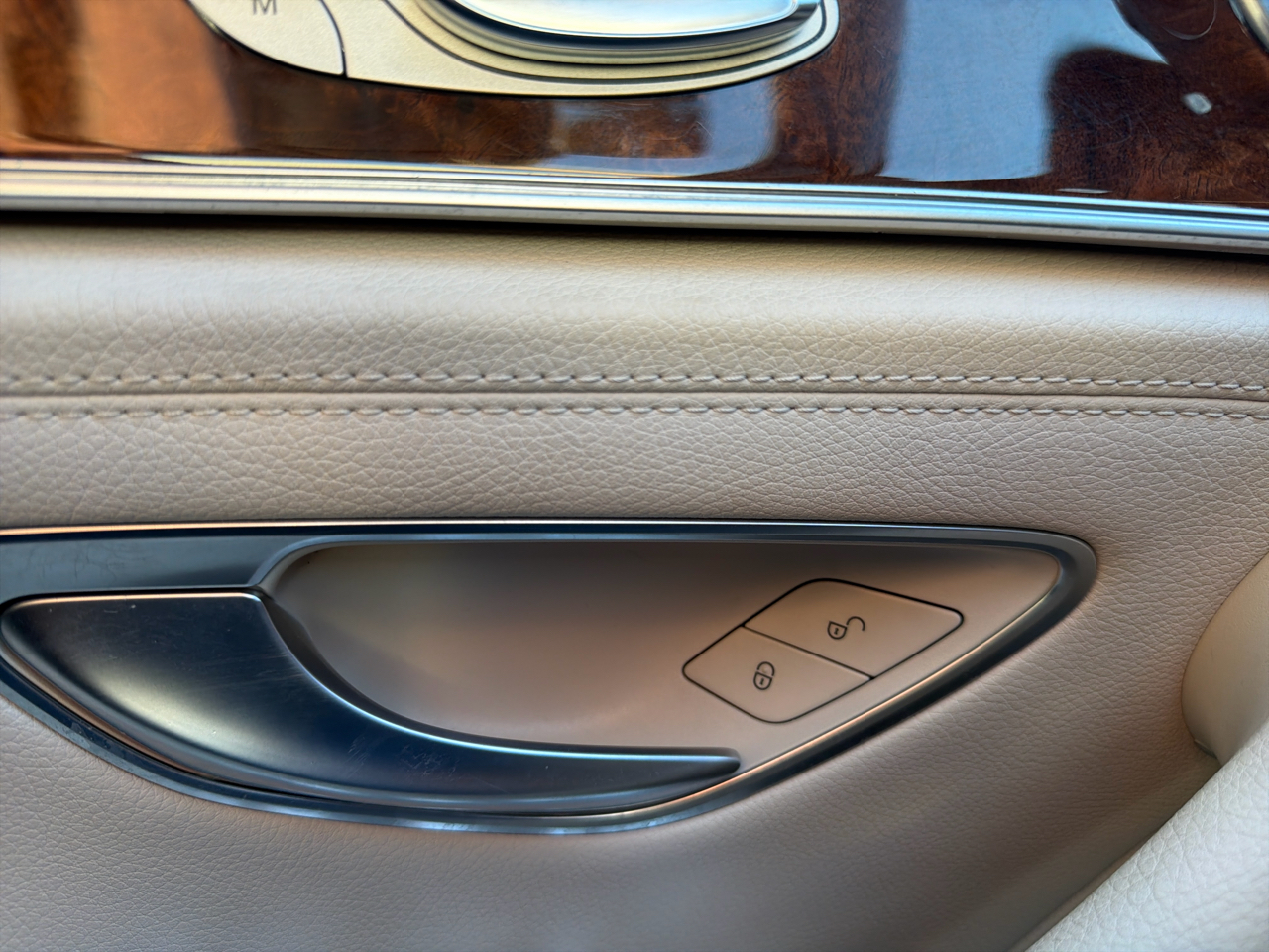 Mercedes-Benz E-Class E300 Luxury 4MATIC Sedan 2017