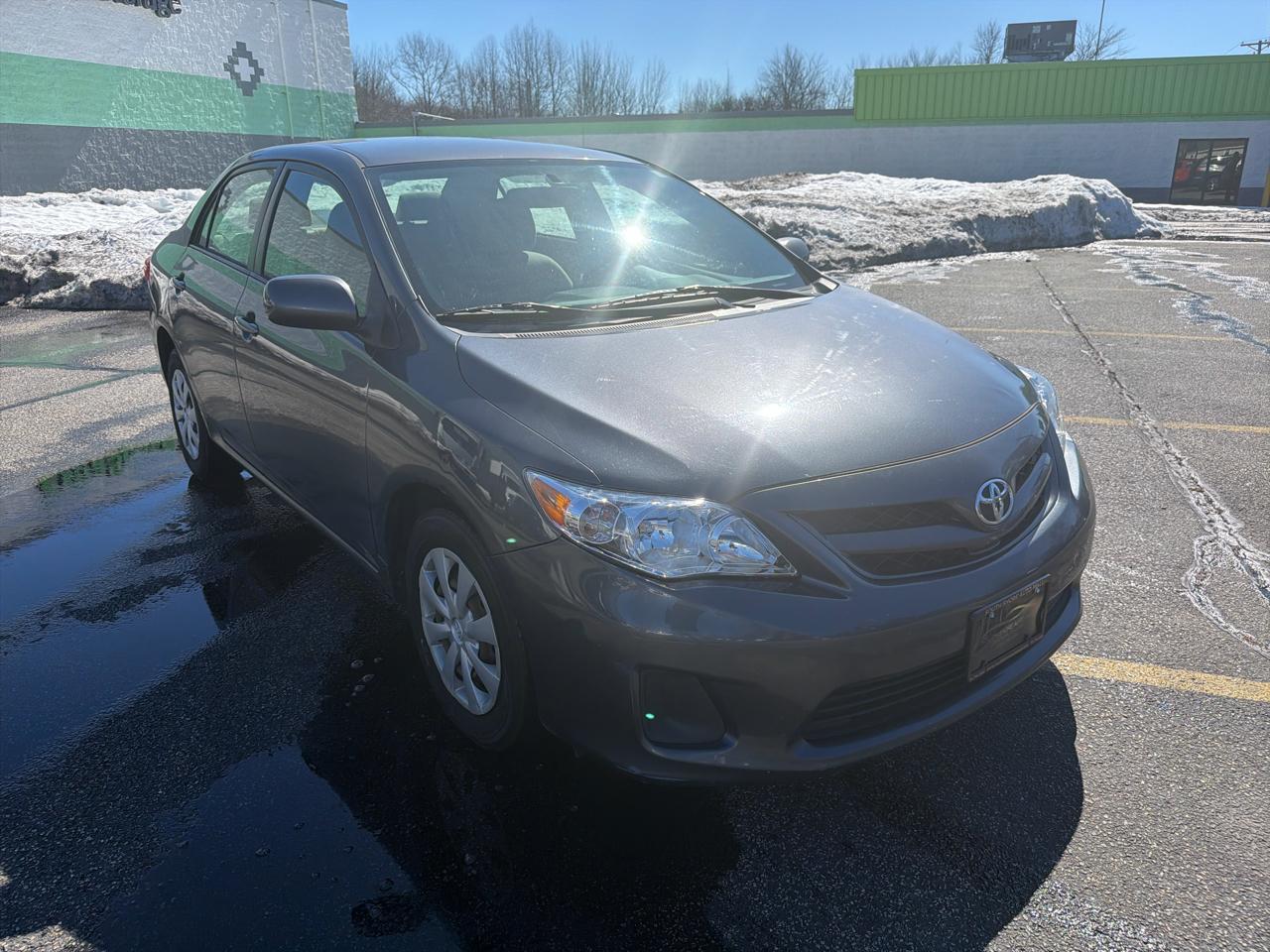 Toyota Corolla 4dr Sdn LE Auto 2011