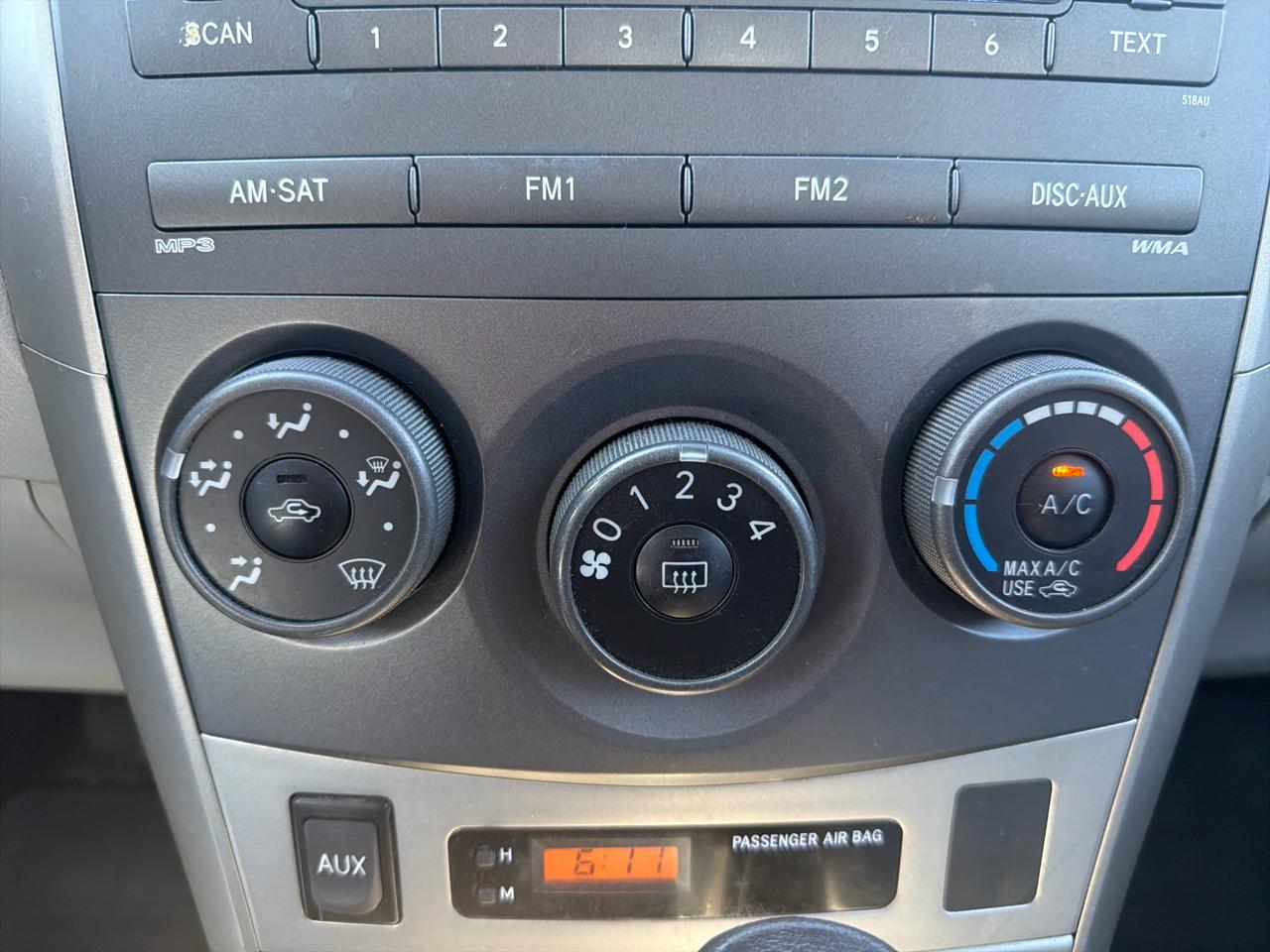 Toyota Corolla 4dr Sdn LE Auto 2011