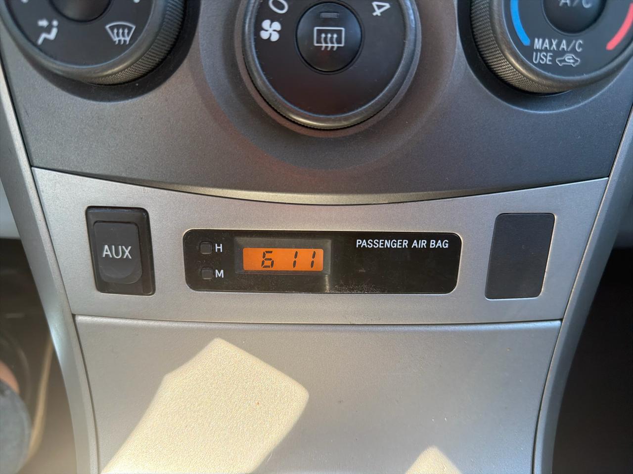 Toyota Corolla 4dr Sdn LE Auto 2011