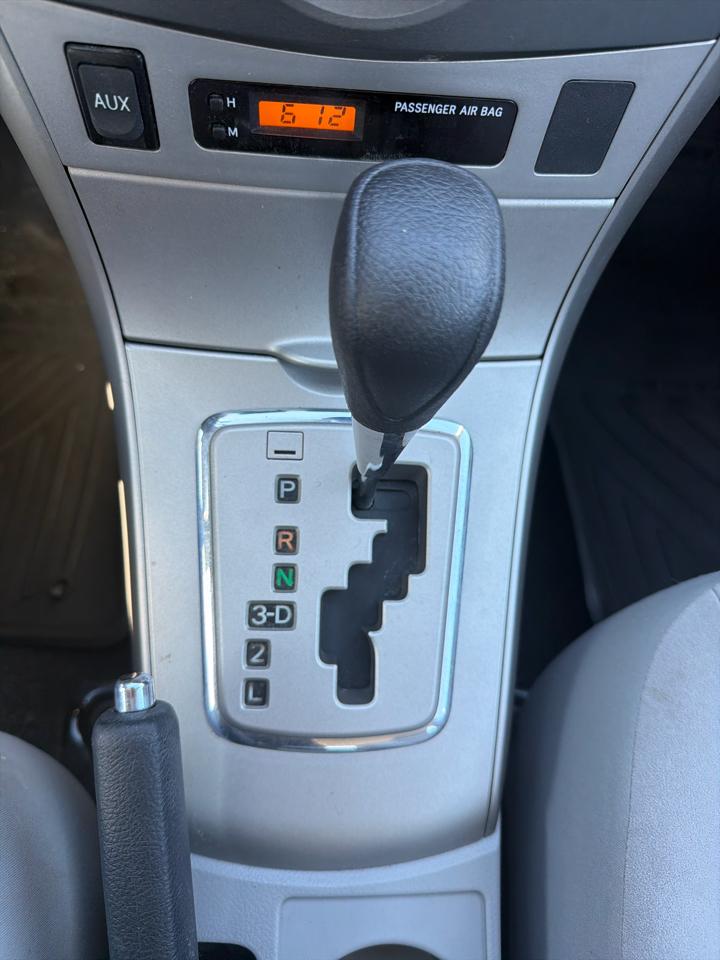 Toyota Corolla 4dr Sdn LE Auto 2011