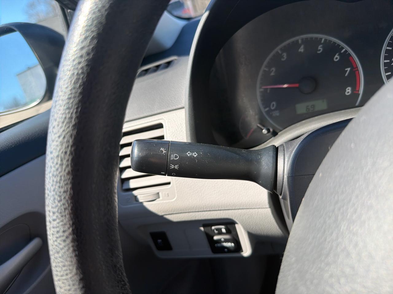 Toyota Corolla 4dr Sdn LE Auto 2011