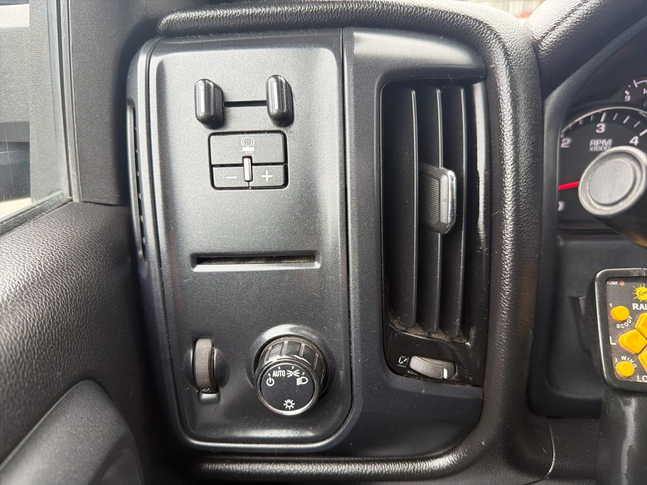 Chevrolet Silverado 3500HD 4WD Reg Cab 133.7" SRW Work Truck 2016