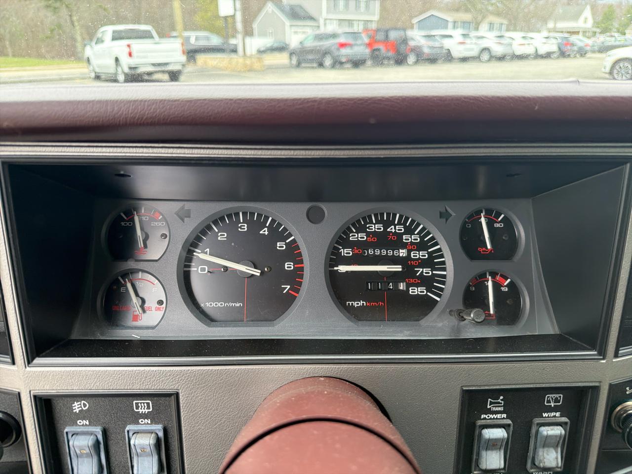 Jeep Cherokee Laredo 4-Door 4WD 1991