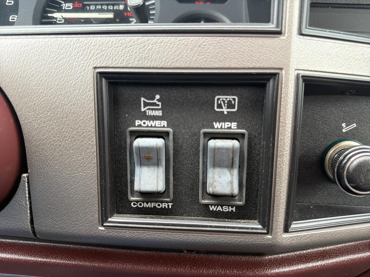 Jeep Cherokee Laredo 4-Door 4WD 1991